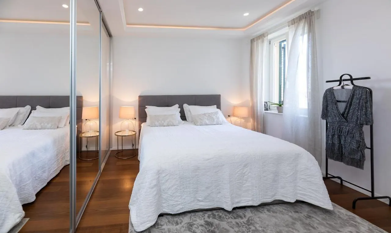 Luxury Apartment Bossa Split