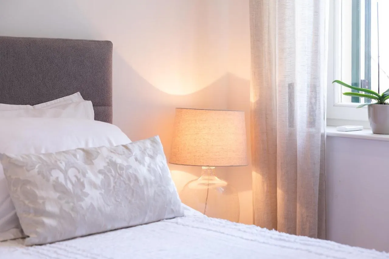 Luxury Apartment Bossa Split